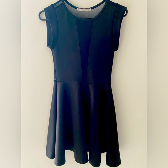 Dresses & Skirts - Black sheer back flair dress